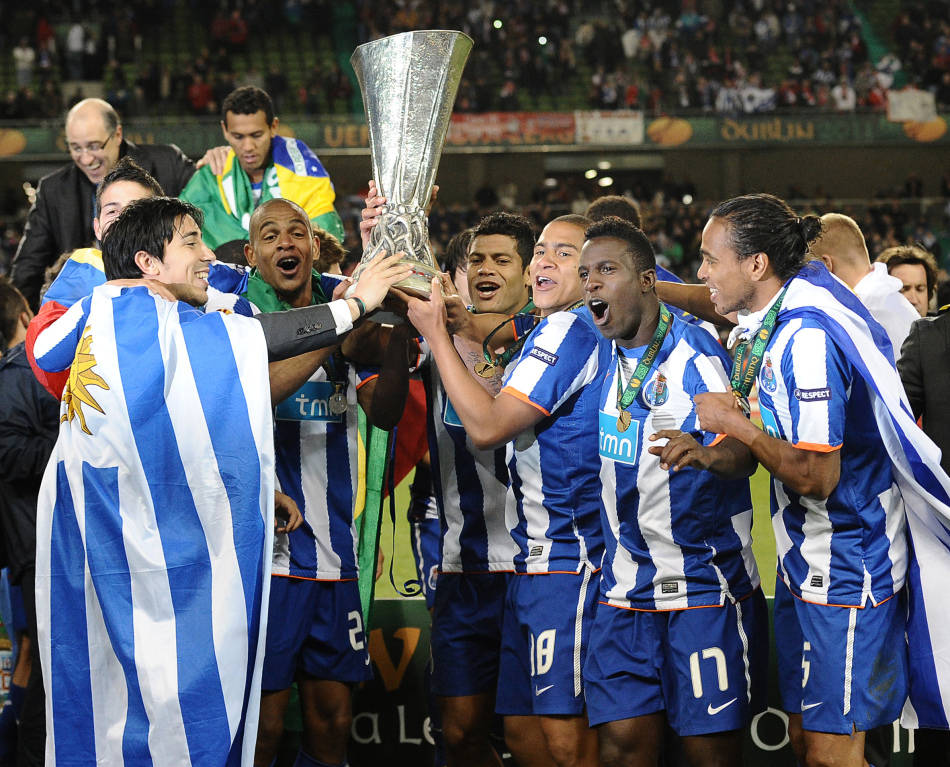 切尔西客场挑战波尔图,成功锁定半决赛资格! 切尔西客场挑战波尔图,成功锁定半决赛资格!