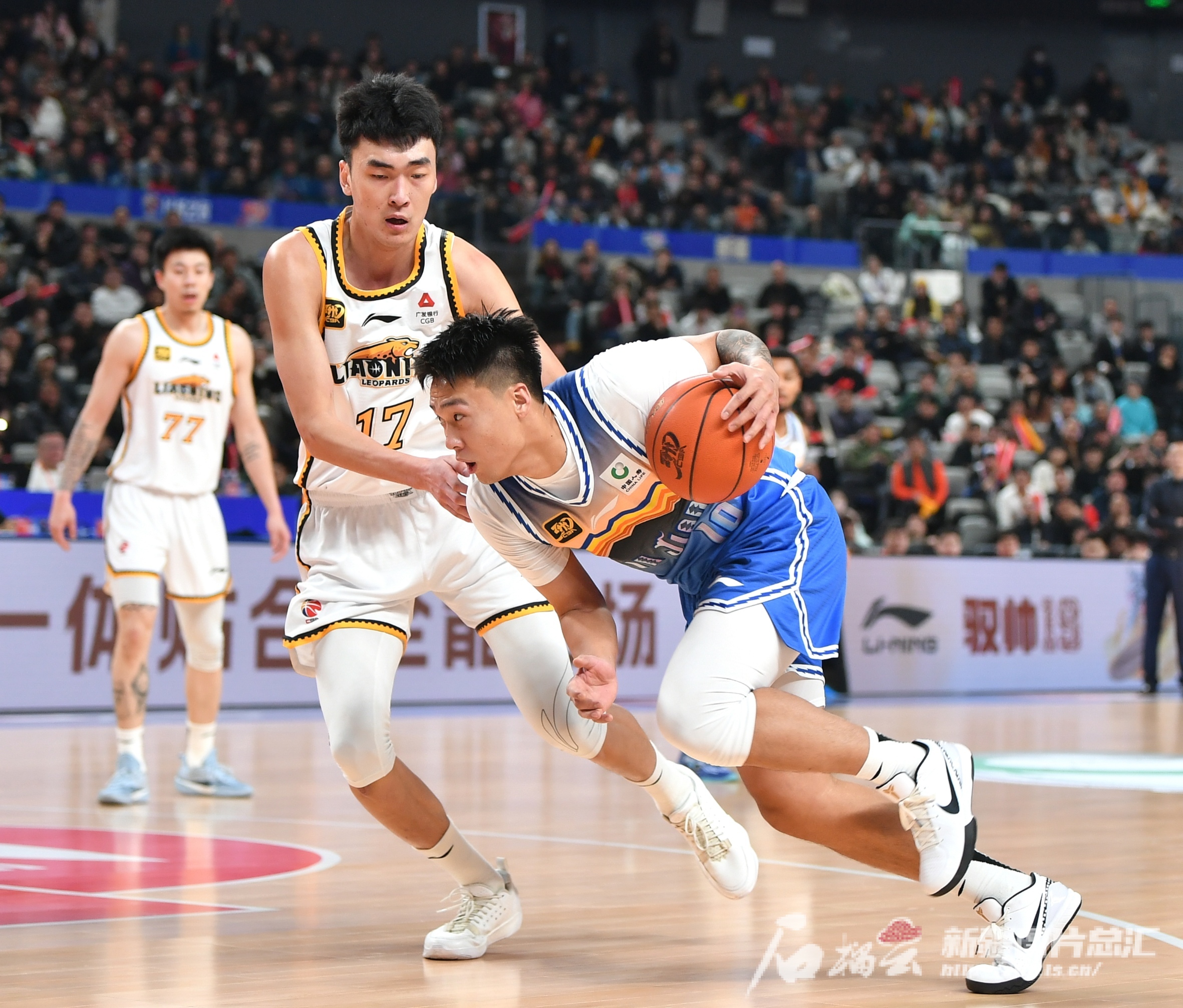 新疆男篮外援出色,奠定胜利基础 新疆男篮外援出色,奠定胜利基础