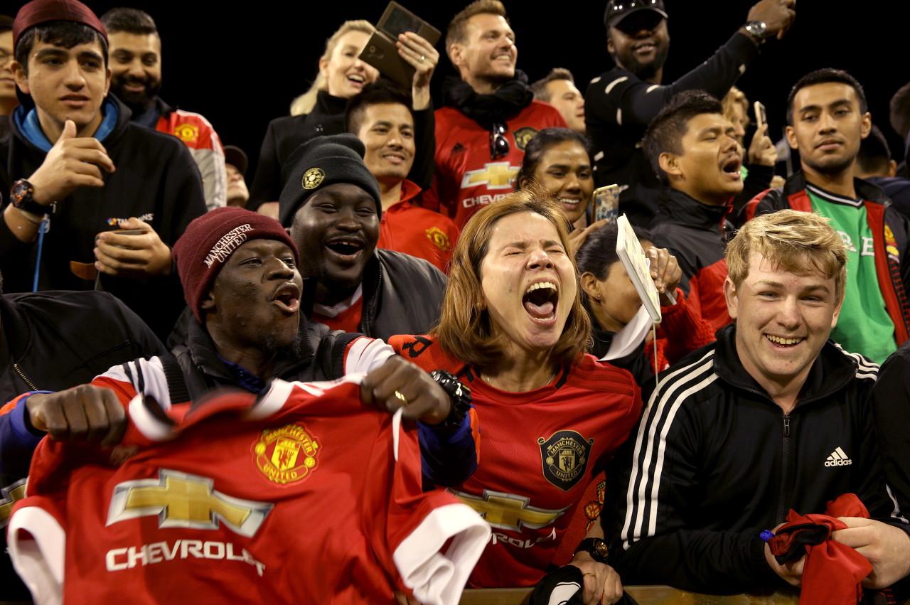 包含曼联前锋携手女友共游希腊,引发球迷争议的词条 包含曼联前锋携手女友共游希腊,引发球迷争议的词条