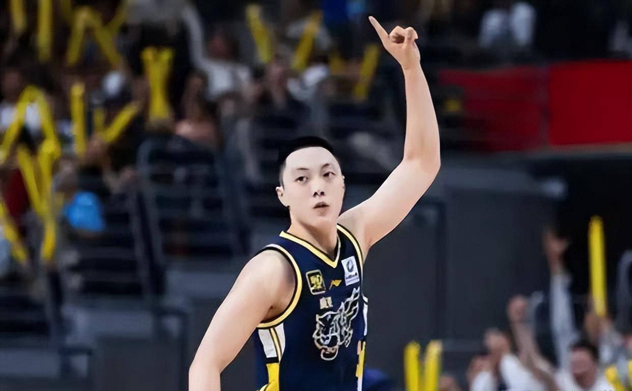 广州队在大赛中力挺,成功晋级八强 广州队在大赛中力挺,成功晋级八强