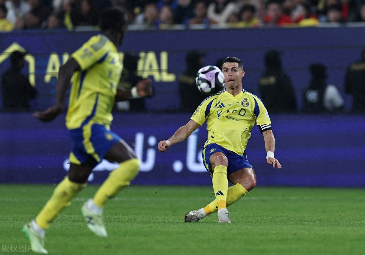 包含阿尔梅里亚客场-战胜赫特菲，卡沙伊斯进球制胜的词条