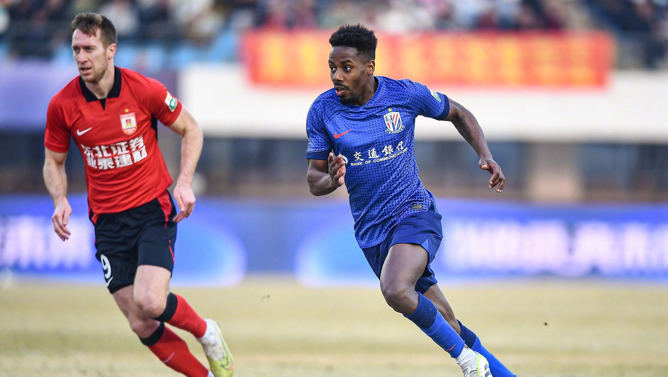 长春亚泰客场惜败对手，战术调整需进一步的简单介绍