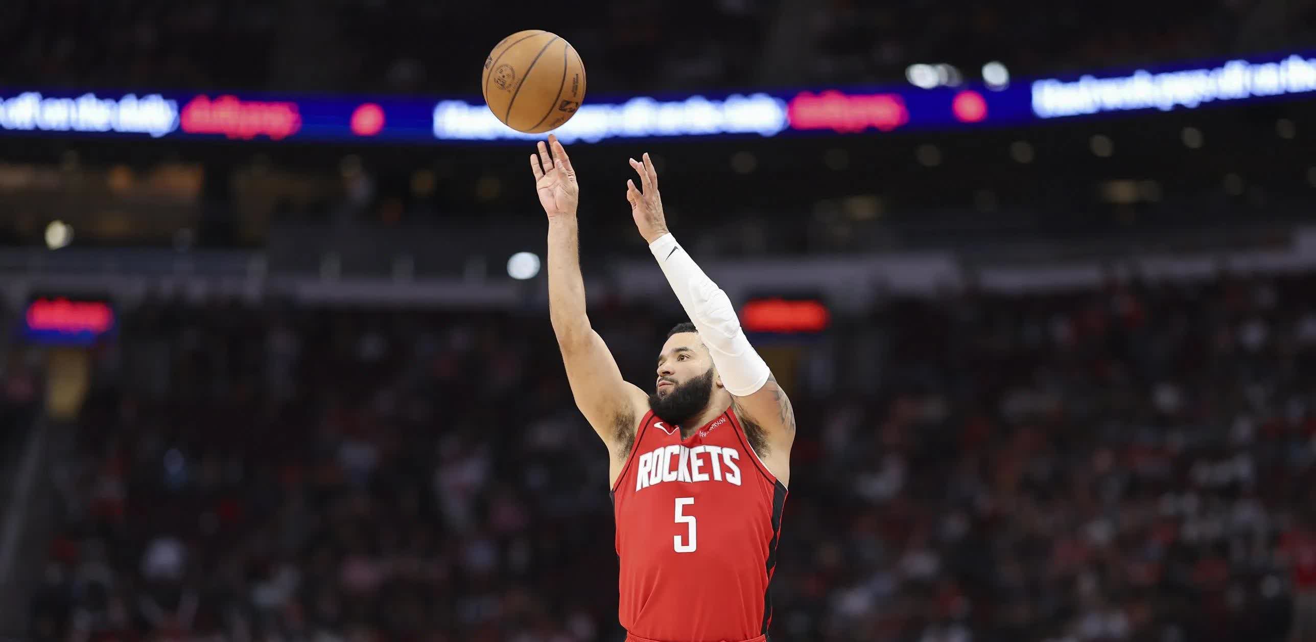 包含火箭击败雷霆，赢得久违胜利重振信心的词条