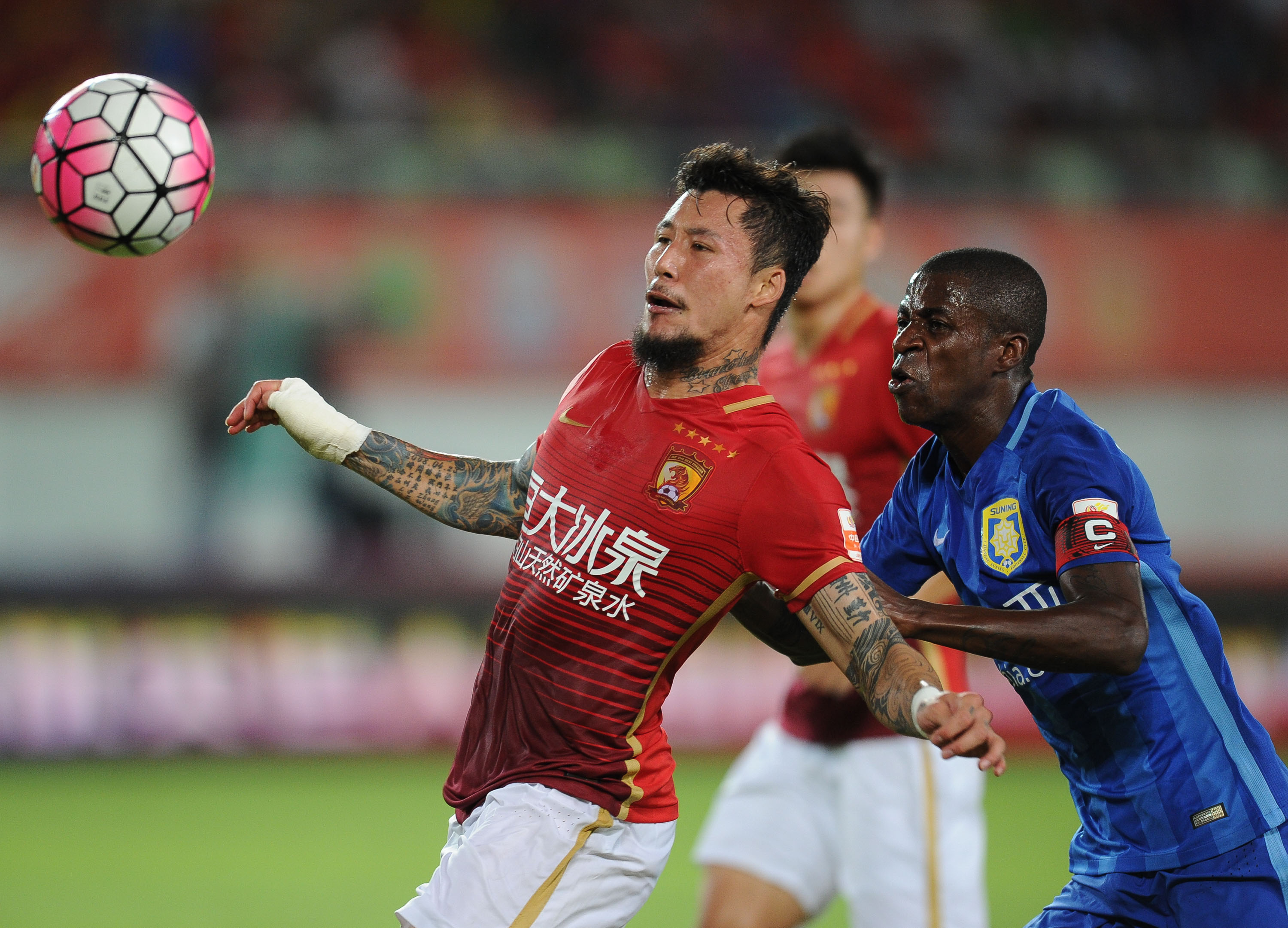 苏宁主场大胜延边，继续向前突进