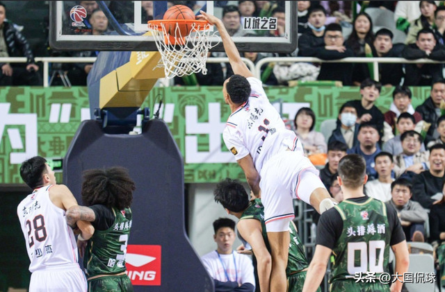 广厦男篮主场击败广东,展现强大实力 广厦男篮主场击败广东,展现强大实力