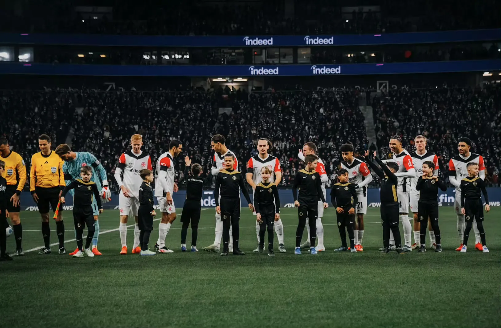 法兰克福主场战平,难分高低不相上下的简单介绍 法兰克福主场战平,难分高低不相上下的简单介绍