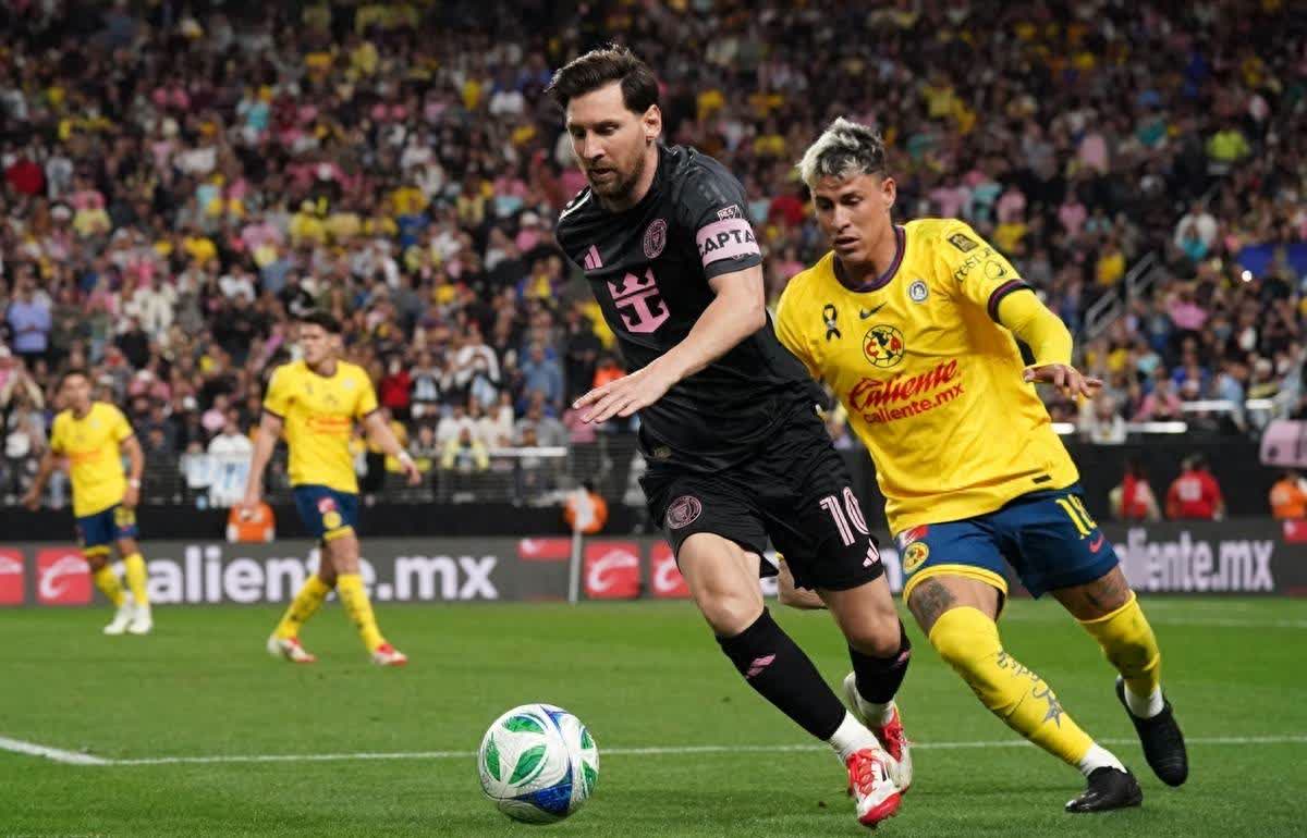 墨西哥联赛球队战胜对手，士气高昂