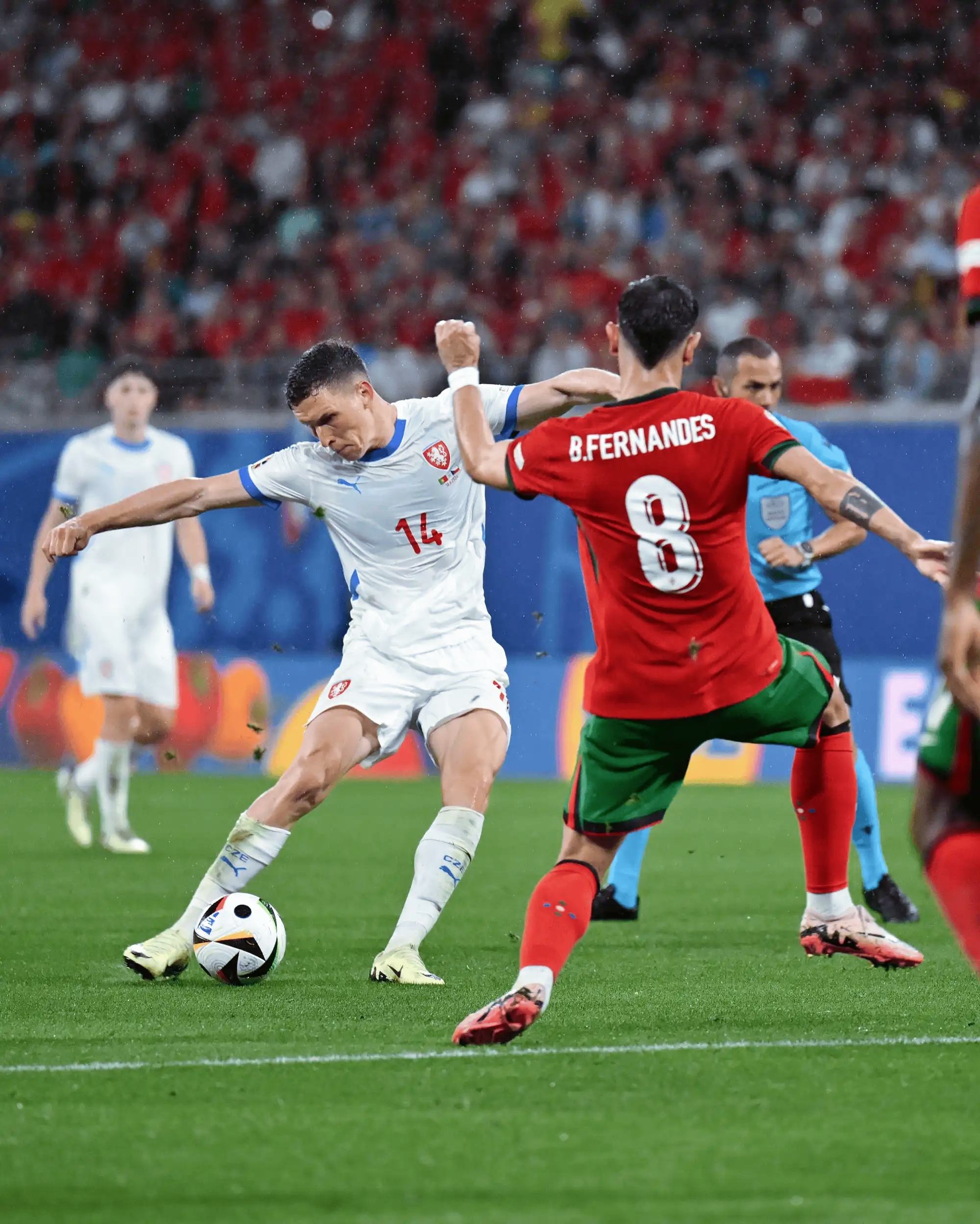 关于欧洲杯预选赛:中国队力求晋级下一轮比赛的信息 关于欧洲杯预选赛:中国队力求晋级下一轮比赛的信息