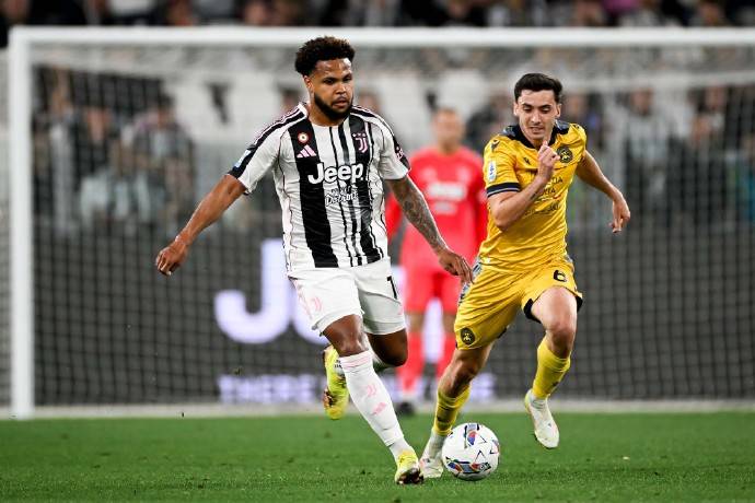 包含尤文图斯凭借绝杀，小组晋级前途一片光明的词条