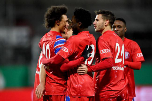 波兰队惊险获胜:奥地利队遗憾出局 波兰队惊险获胜:奥地利队遗憾出局