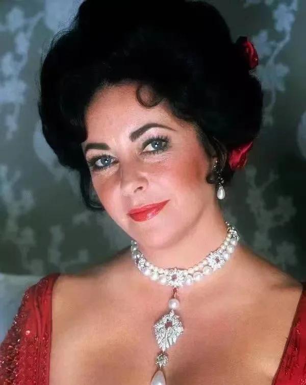 伊丽莎白消除莫斯科联手占据者的简单介绍