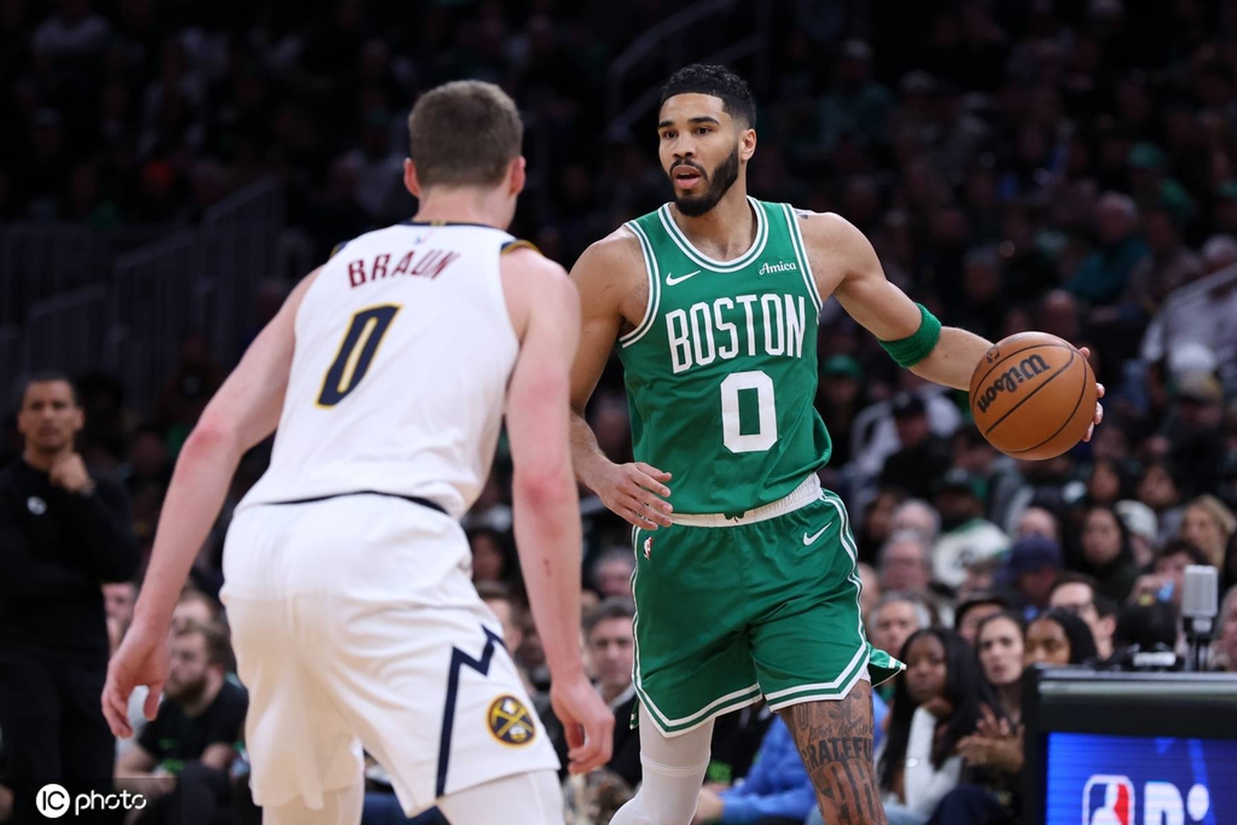 凯尔特人客场取胜，表现出色