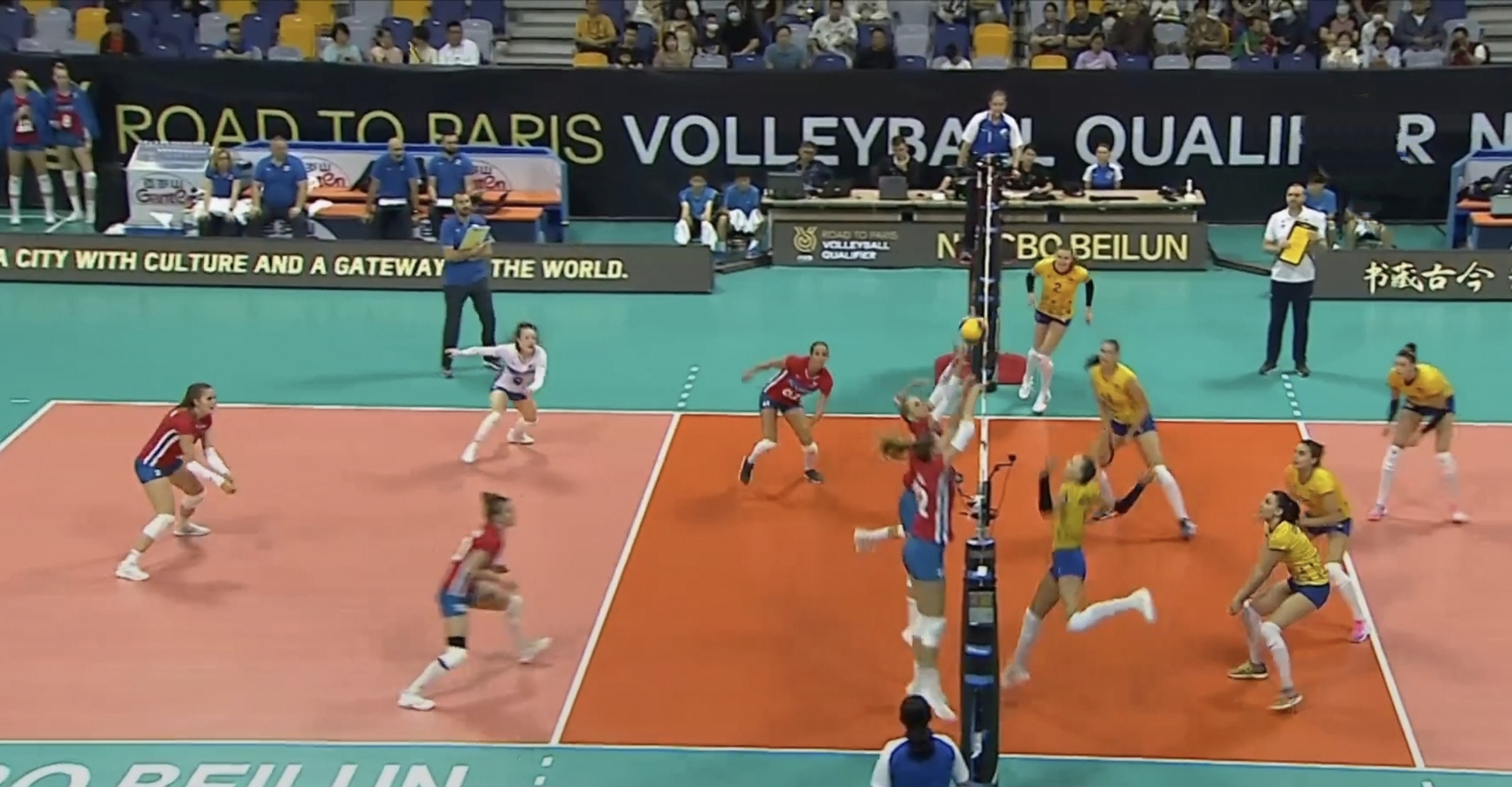 乌克兰击败俄罗斯进入排球半决赛 乌克兰击败俄罗斯进入排球半决赛