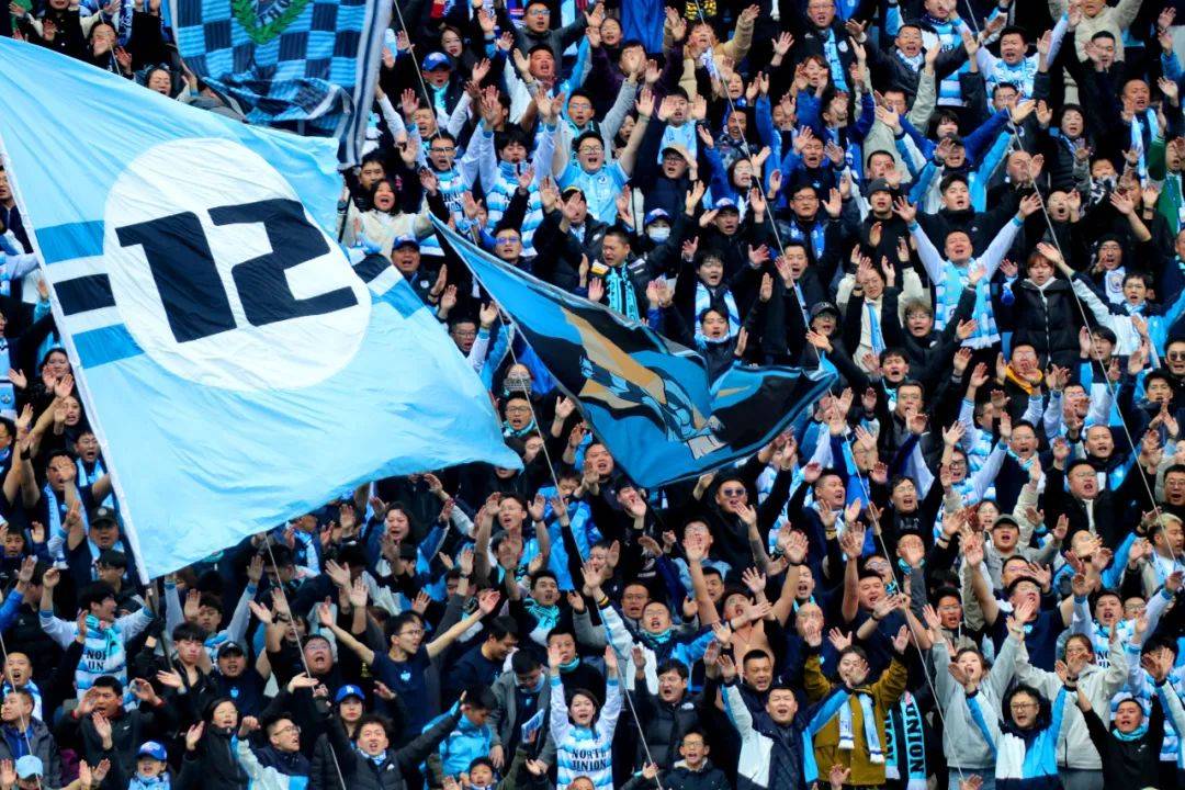 体育赛事风起云涌，全城球迷集体沸腾