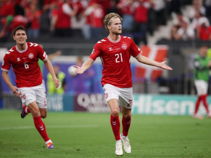 英格兰险胜丹麦,晋级半决赛 英格兰险胜丹麦,晋级半决赛