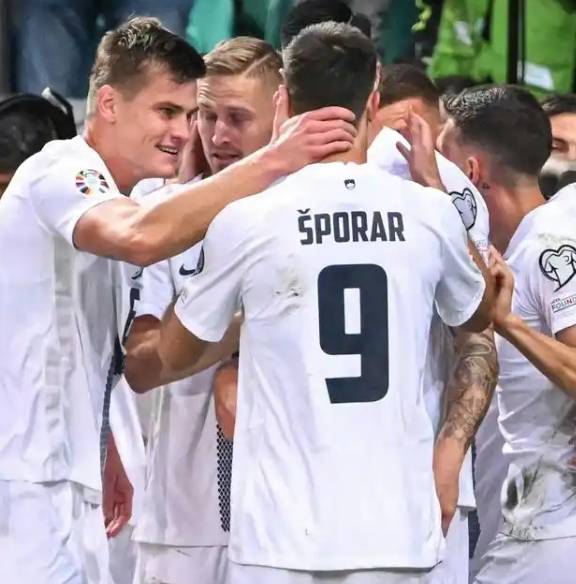 欧预赛：斯洛文尼亚队大破立陶宛