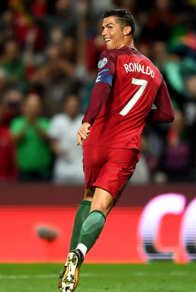 乌克兰队客场惊险获胜，成功晋级