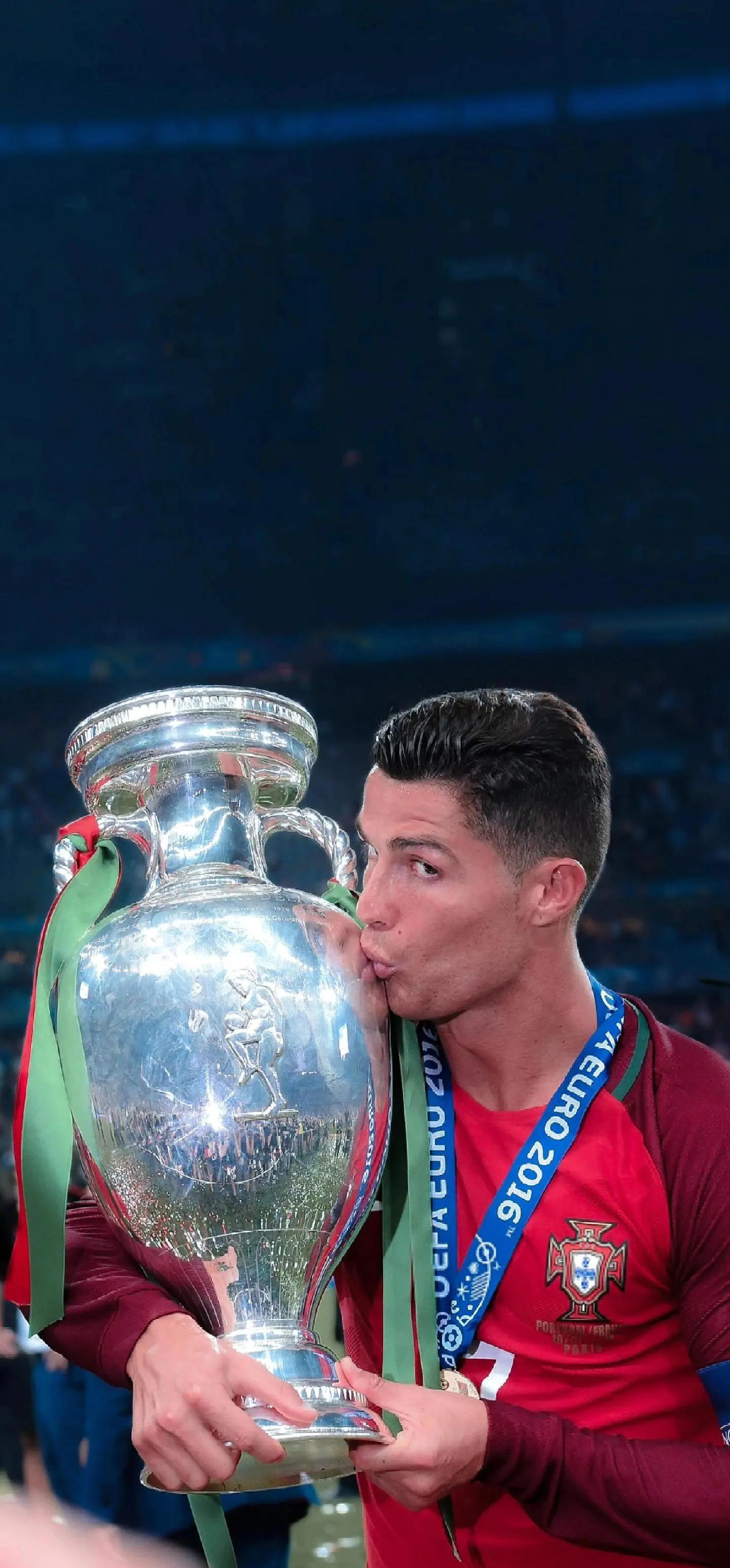 葡萄牙选手在游泳比赛中实现突破