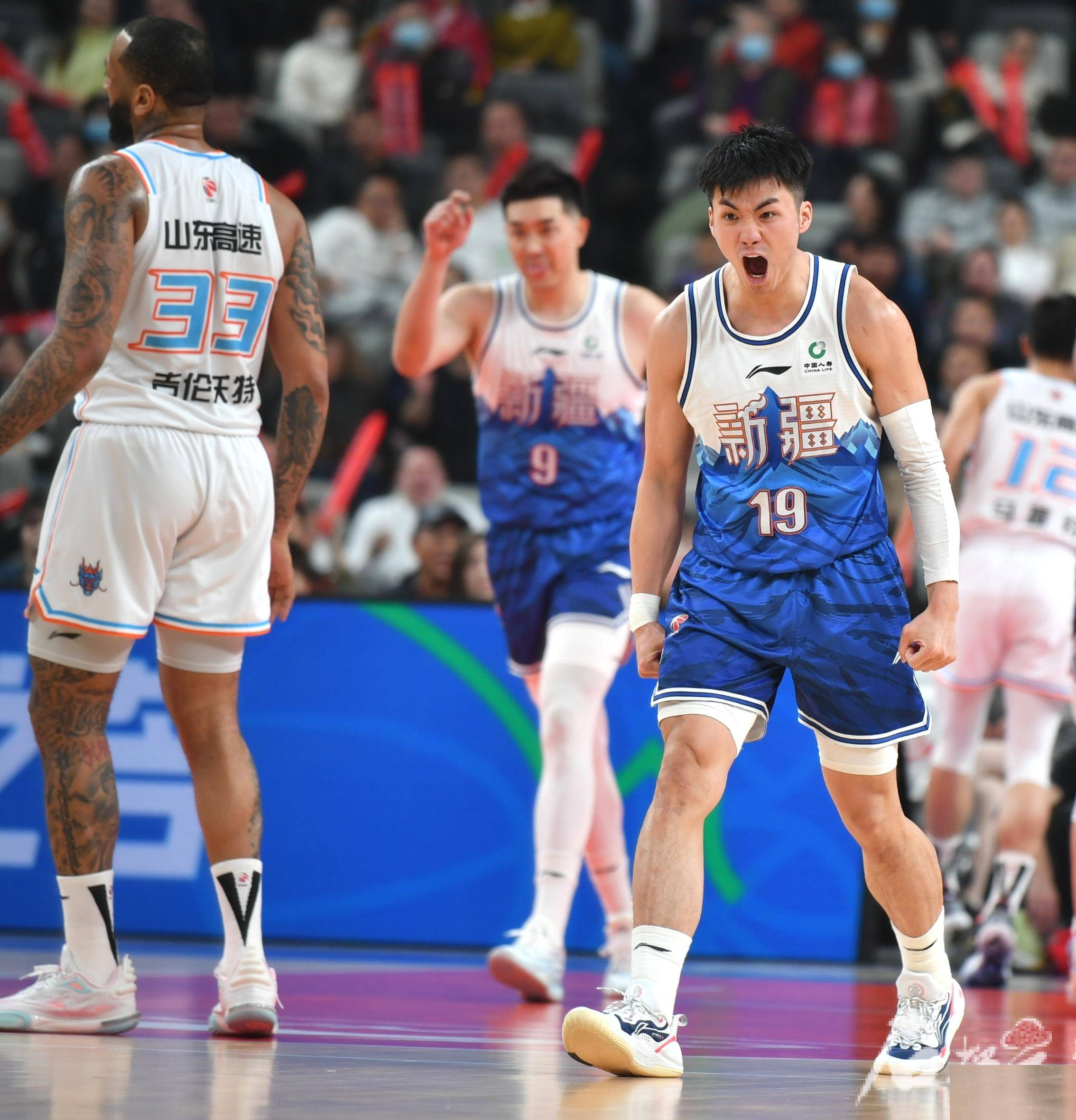 新疆队神将发威大胜山东队 新疆队神将发威大胜山东队