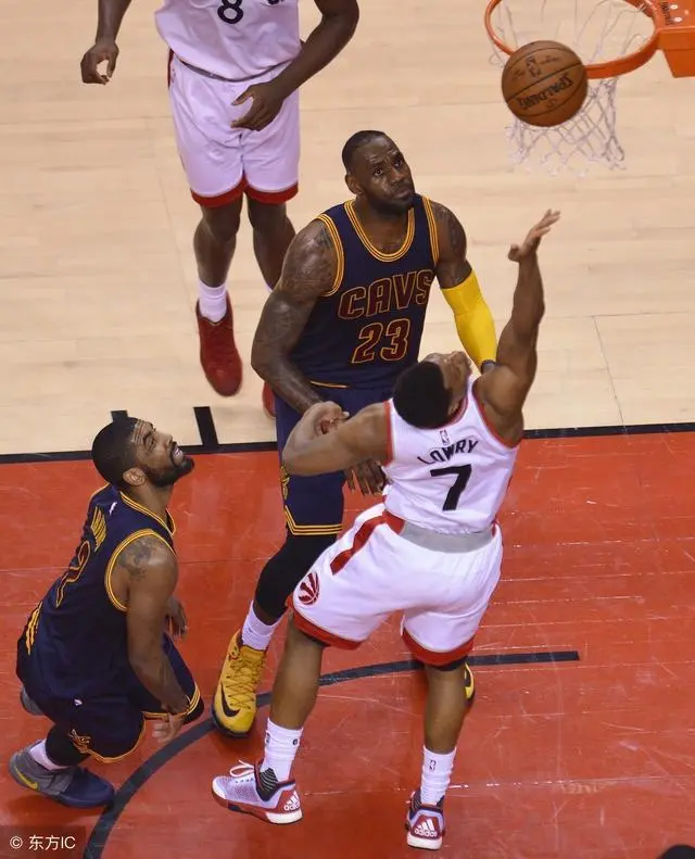 苏宁客场不敌鲁能,两连败表现低迷 苏宁客场不敌鲁能,两连败表现低迷