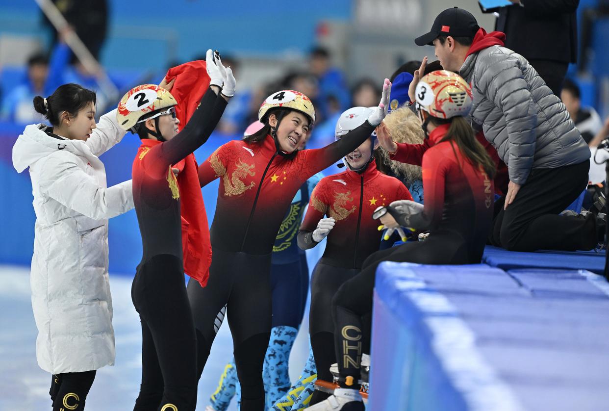 短道速滑选手团队表现突出,再添冠军的简单介绍 短道速滑选手团队表现突出,再添冠军的简单介绍