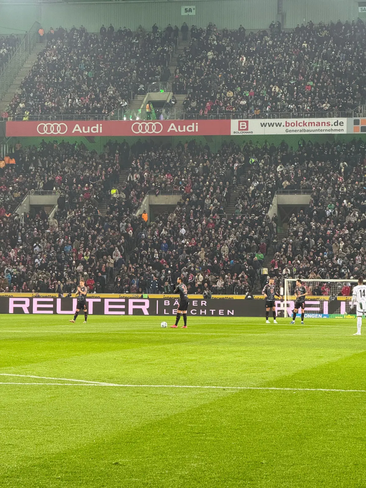 门兴格拉德巴赫主场大胜,强势看齐 门兴格拉德巴赫主场大胜,强势看齐