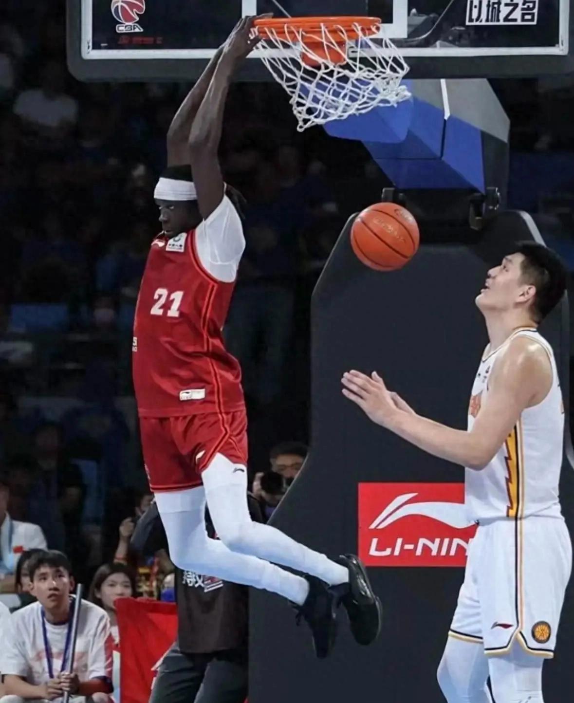 关于铁甲铮铮,运动员们在竞技场上彪悍出击的信息 关于铁甲铮铮,运动员们在竞技场上彪悍出击的信息