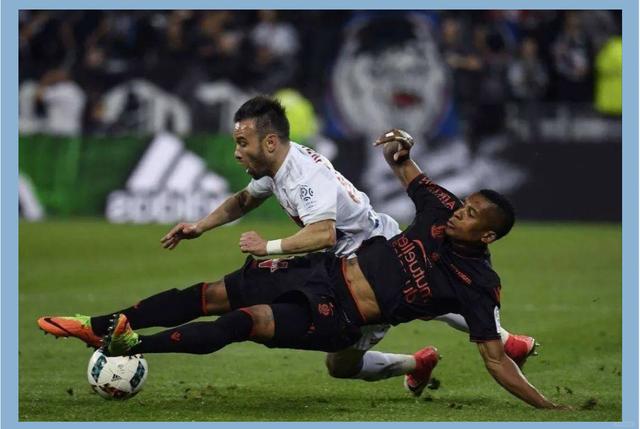 精湛战术展现实力,球队逐渐找到配合 精湛战术展现实力,球队逐渐找到配合