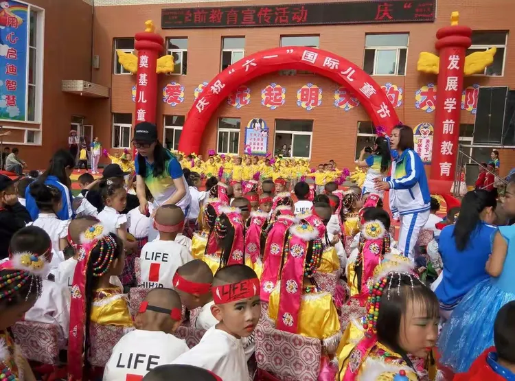 关于民生共和国跳高选手实力非凡,赢得掌声的信息 关于民生共和国跳高选手实力非凡,赢得掌声的信息