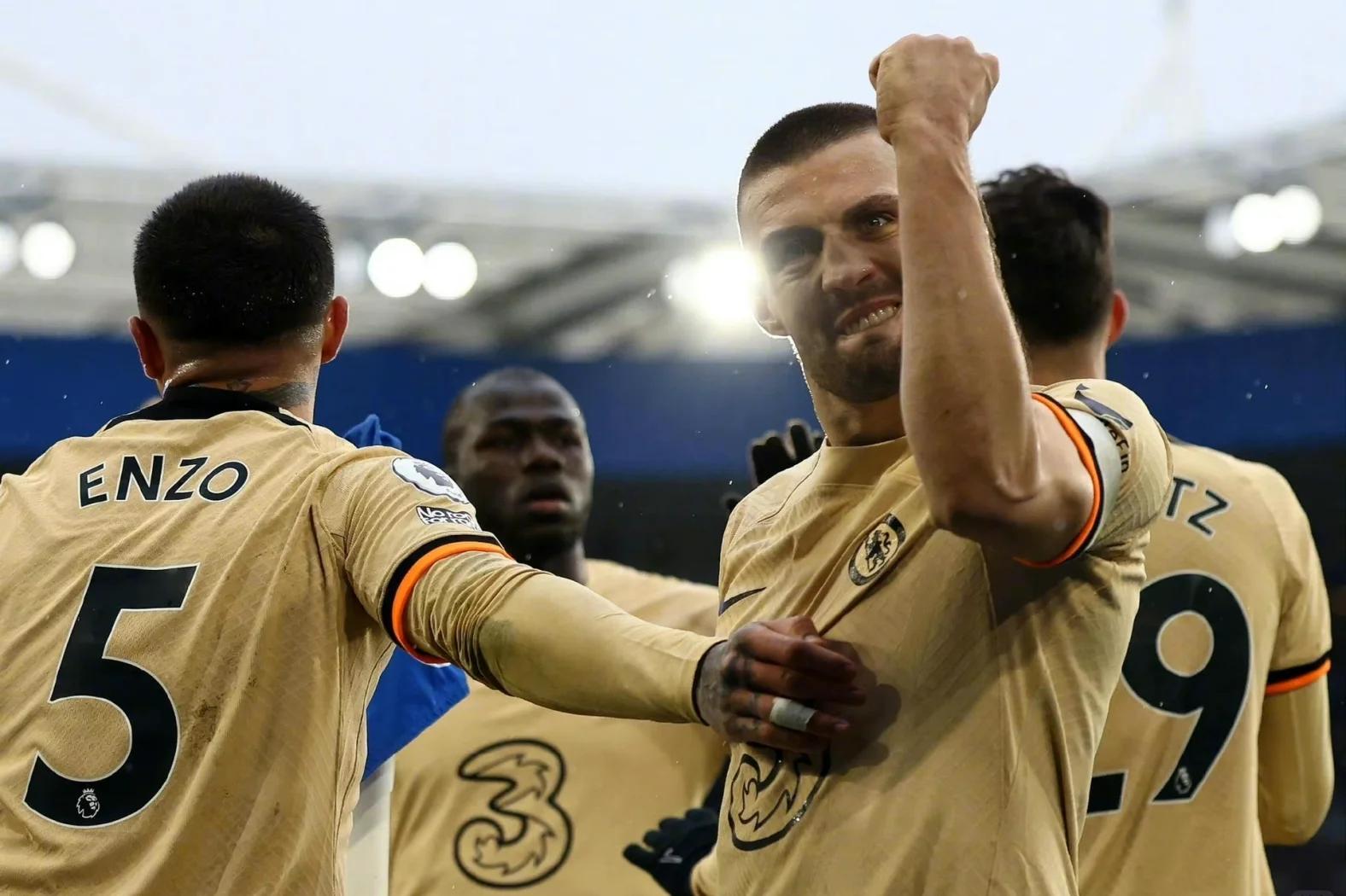 莱斯特城三连胜,范特西上演神奇救险 莱斯特城三连胜,范特西上演神奇救险