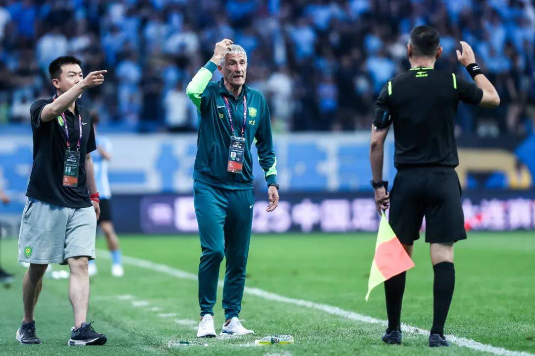 阿曼球队大获胜利,惊险晋级 阿曼球队大获胜利,惊险晋级