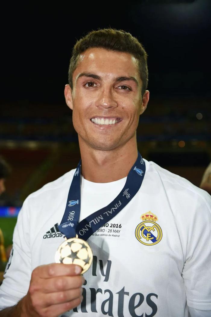 包含葡萄牙大将罗纳尔多缔造欧洲杯进球纪录的词条