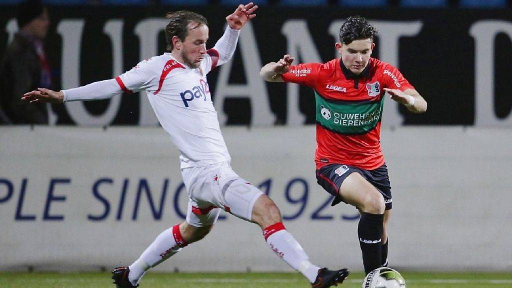 热刺客场不敌西汉姆联,遭遇两连败 热刺客场不敌西汉姆联,遭遇两连败