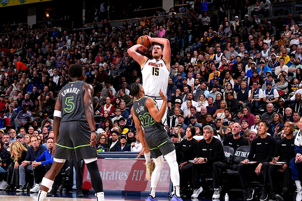 森林狼主场击败鹈鹕，唐斯全场砍下25分