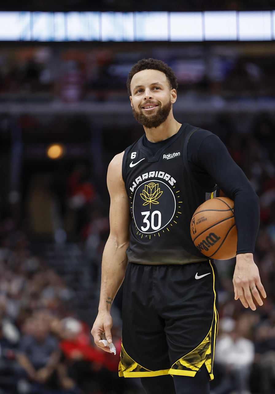 勇士明星球员因伤宣布缺席季后赛 勇士明星球员因伤宣布缺席季后赛