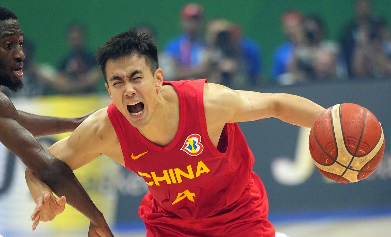 AG真人官方入口-公牛鏖战广州队，赵继伟点燃赛场