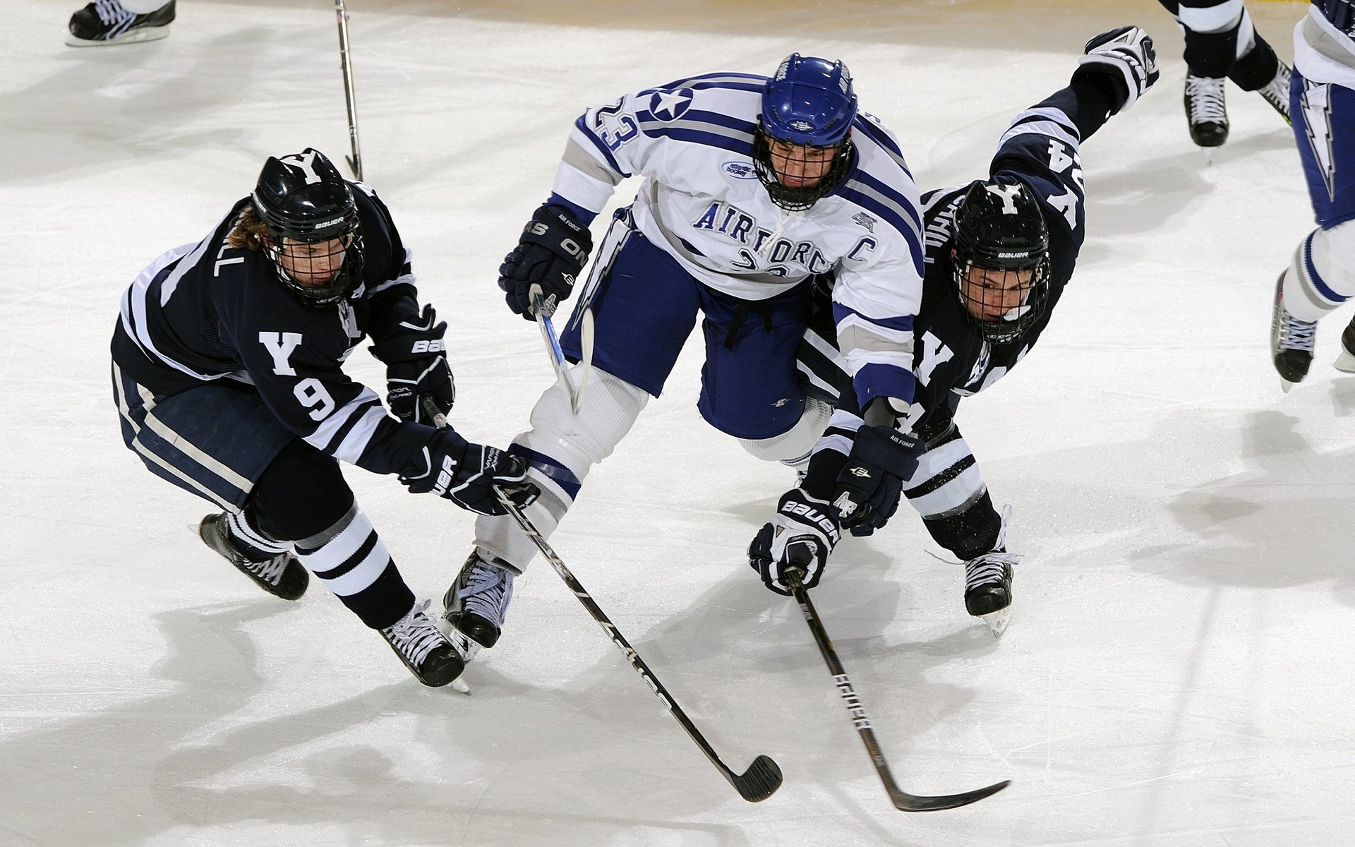 斜向切割,雷恩用六道手术刀般的跑动,肢解了亚特兰大的美丽神话