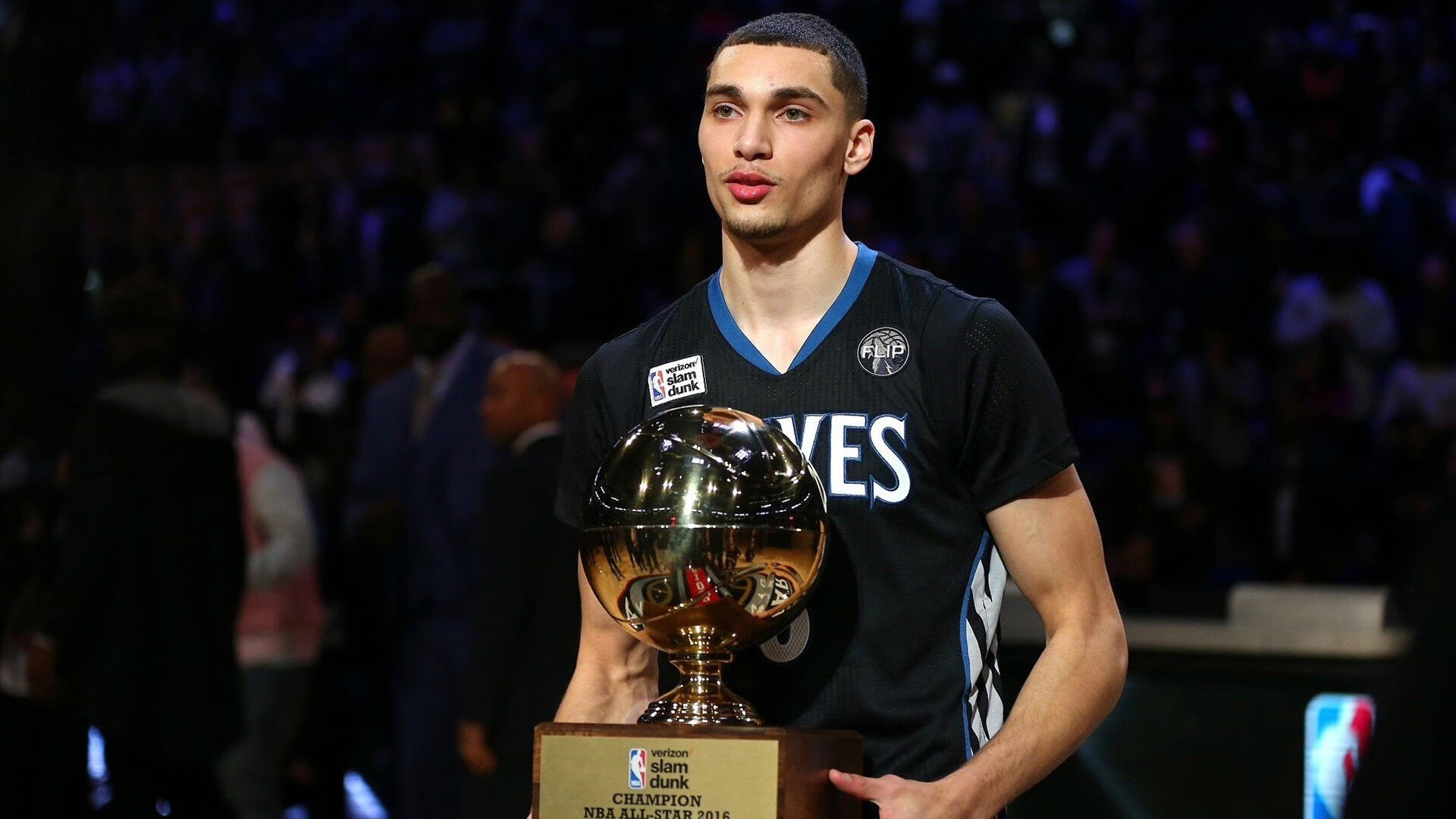 绿茵与硬木的交响,当欧冠战术风云遇上爵士的制霸美学