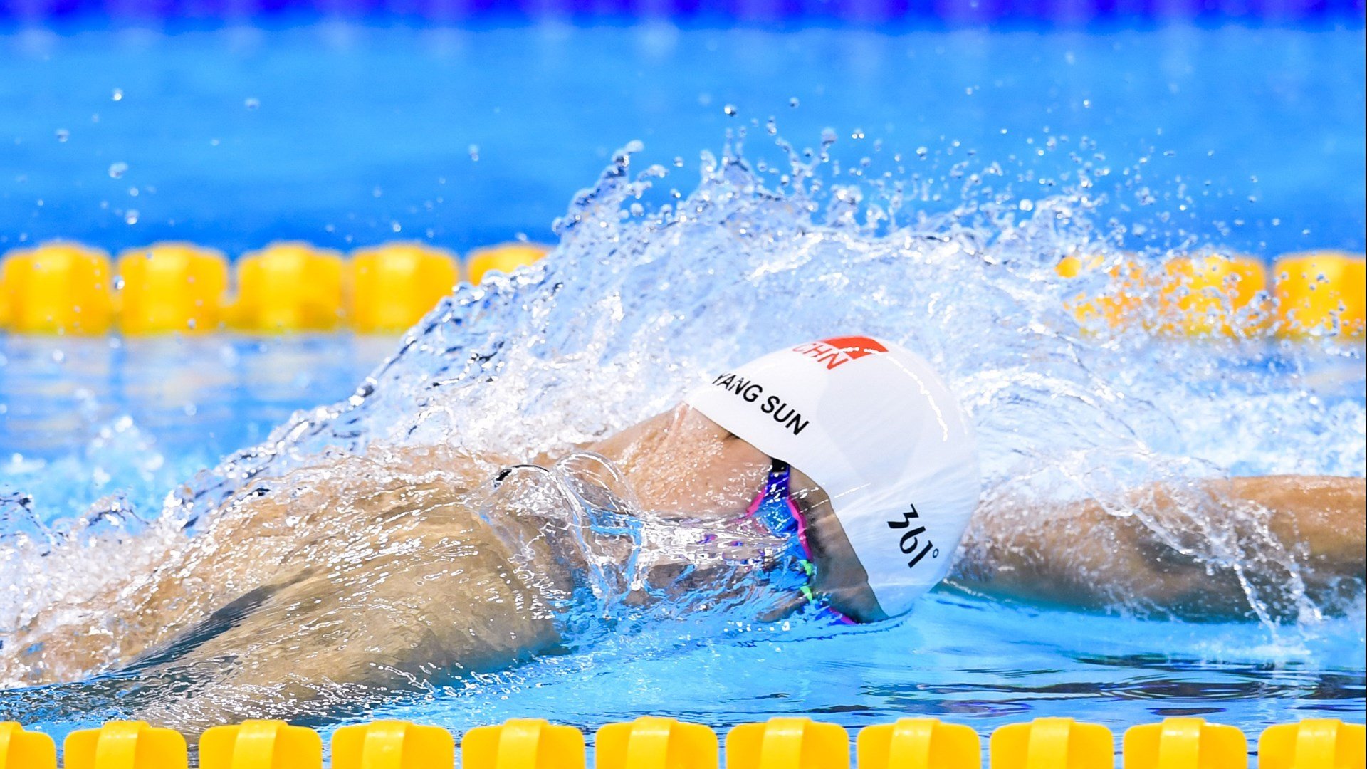 不落的旗帜与不朽的丰碑,当坚韧跨越赛场