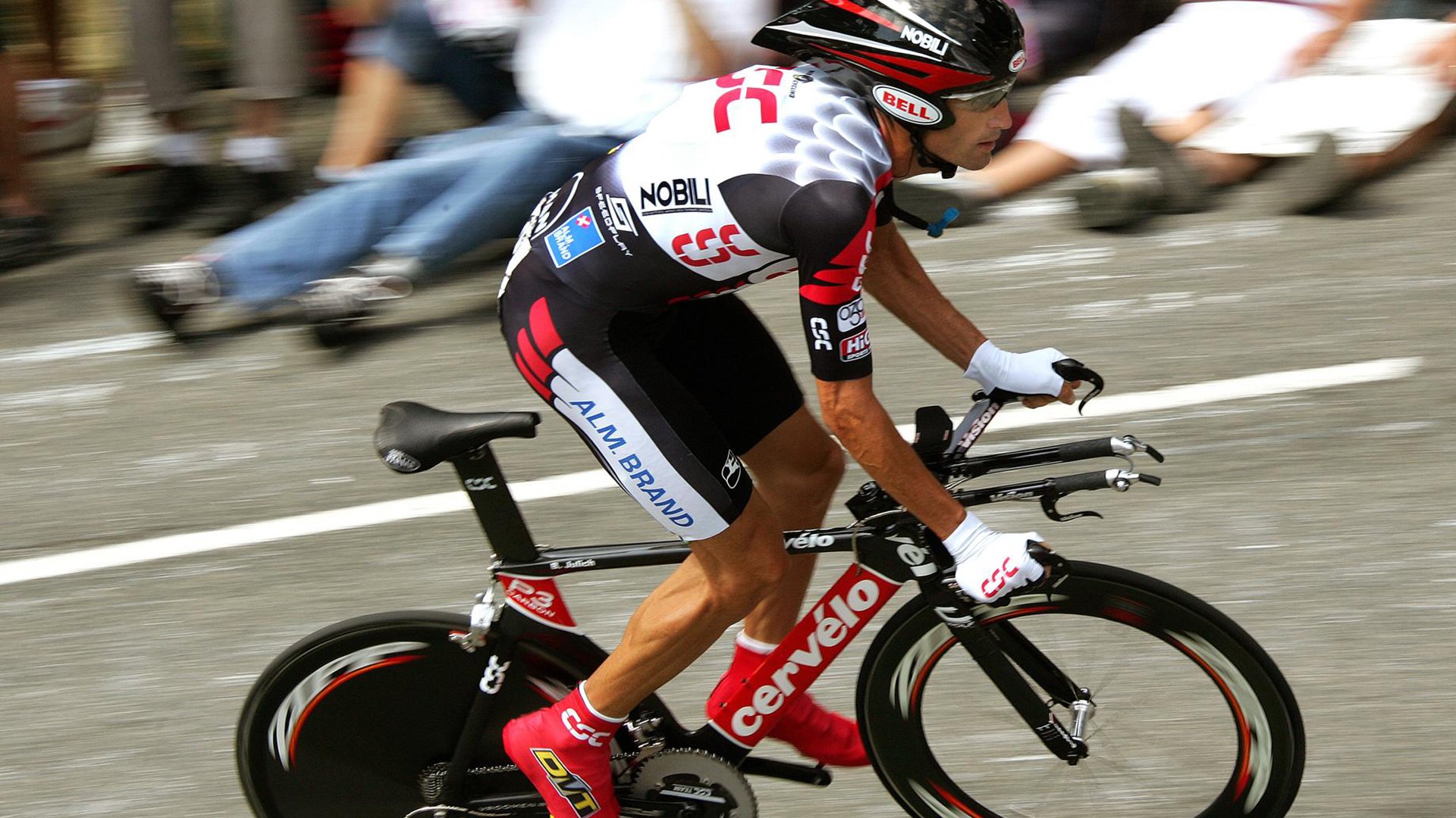 AG百家乐网址-穿针引线，一剑封喉—波尔神级绝杀铸就奥地利足球传奇一夜